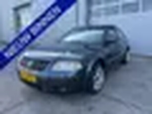 Volkswagen Passat 2.0-20V AIRCO. Cruise Control. TREKHAAK. enz.