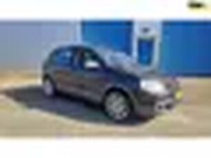 Volkswagen Polo 1.4-16V Cross 5 Deurs