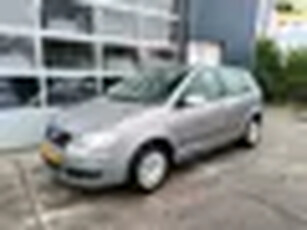 Volkswagen Polo 1.4-16V Optive 5-deurs airco