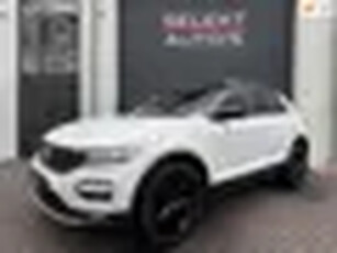 Volkswagen T-Roc 1.0 TSI Style 116 Pk Climate/Adaptief Cruise Control/Navigatie/Camera/18 Inch/Bleut