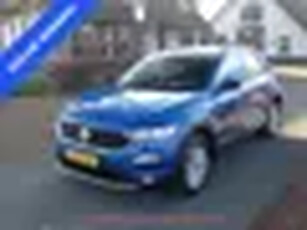 Volkswagen T-Roc 1.5TSI STYLE TREKHAAK / CAMERA / CARPLAY / NAVIGATIE