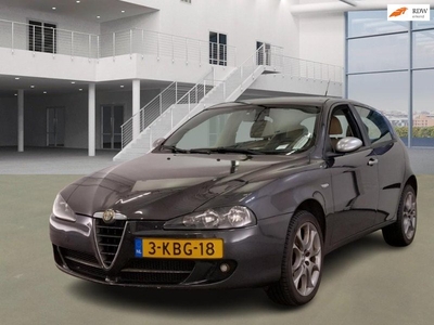 Alfa Romeo 147 1.9 JTD Impression AIRCO NAVI PSENSOR LEDER 2 X SLEUTELS