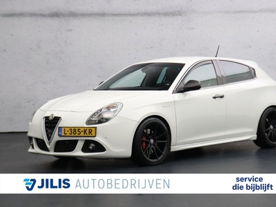 Alfa Romeo Giulietta 1.750 TBi Quadrifoglio Verde | Automaat | Leder/alcantara | 4-Seizoensbanden | LED