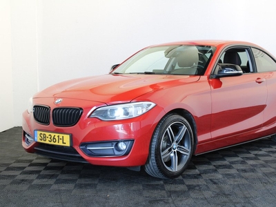 BMW 2 Serie Coupé 220i High Executive | Navi | Stoelverwarming |