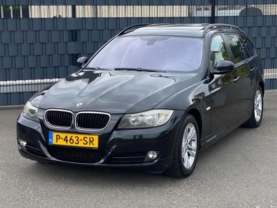 BMW 3-serie 318d Touring, Panoramadak, Zwart lederen interieur