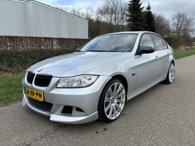 BMW 3-SERIE 318i Executive / M-PAKKET / NAVI / AIRCO / CRUISE