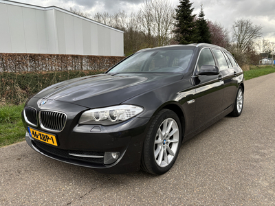 BMW 5-SERIE Touring 520i High Executive / AUTOMAAT / NAVI / PANORAMADAK