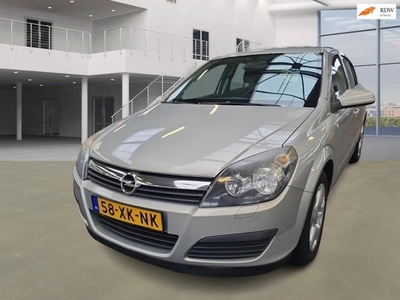 Opel Astra 1.8 Essentia AIRCO CRUISE TREKHAAK 2 X SLEUTELS