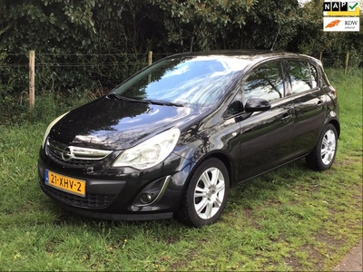 Opel Corsa 1.2-16V Anniversary Edition met NAP