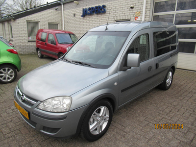 Opel Tour 1.4-16V Selection