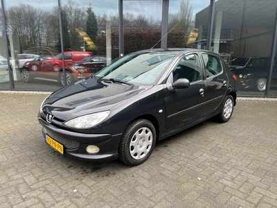 Peugeot 206 1.4 X-line 5drs, Airco, elek ramen, cv, stuurbekr, Nw APK