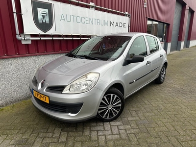 Renault Clio 1.2-16V Authentique // 5-DRS // 157 DKM //