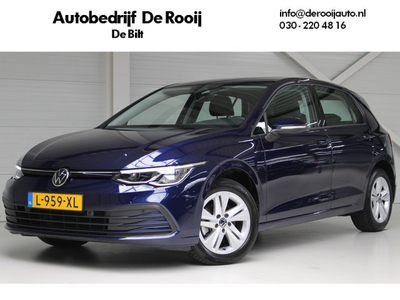 Volkswagen Golf 1.0 eTSI DSG Life Navigatie | Parkeersensoren voor en achter | Cruise Control