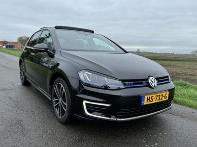 Volkswagen Golf 1.4 TSI GTE PANO/XENON/CAMERA/FULL OPTION!