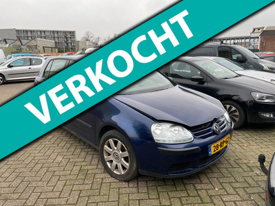 Volkswagen Golf 1.6 FSI Turijn Motor gaat rond slaat niet aan