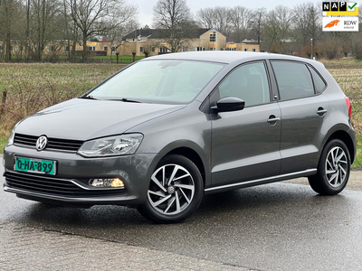 Volkswagen POLO 1.2 TSI Sound Edition STLVRM/PDC/RNS/CLIMA/LMVELGEN/APK 30-09-2024/ZEER NETJES!