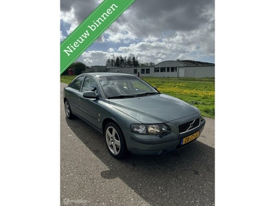 Volvo S60 2.4 T 200pk handgeschakeld