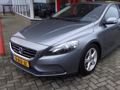 Volvo V 40 1,6 T2 Momentum Nieuwe Distributieriem Xenon-winterpakket