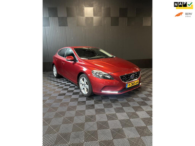 Volvo V40 1.6 T4 Momentum | Navi | PDC | Led |