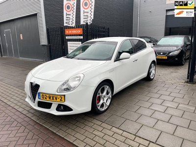 Alfa Romeo Giulietta 1.4 T Distinctive 3e Eig Navi Airco PDC NAP APK