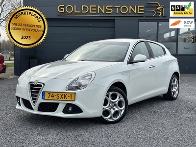 Alfa Romeo Giulietta 1.4 T Distinctive Automaat,Clima,Cruise,Bluetooth,PDC Achter,LM Velgen,N.A.P,Nieuwe Apk bij Aflevering