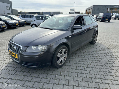 Audi A3 Sportback 2.0 FSI Ambiente lekt koel water