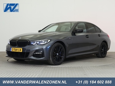 BMW 3-serie 330e eDrive 252pk Steptronic M Sport Edition ECC NAVI LED 1/2ZWART.SPORT.LEDER/ALCA. STOELVERWARMING DAB+ SPORTREMMEN SHADOWLINE ZW.GRILL+HEMEL PDC+PARK.ASSIST 18''T.T.