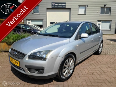 Ford Focus 5-deurs 1.6-16v Futura Airco Camera LM16 APK07-25