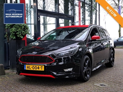 Ford Focus Wagon 1.5 Black Edition 150PK | Navi | ECC | Trekhaak | PDC | Cruise Control | 18 inch