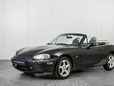 Mazda MX-5 1.6i .