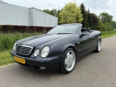 Mercedes-Benz CLK-Klasse Cabrio 320 Elegance / AUTOMAAT / COMAND / ELEC DAK / AIRCO