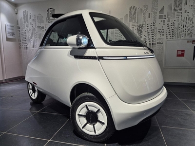 Microlino Competizione 10.5 kWh 100% ELEKTRISCH UNIEK EYECATCHER ZONNEDAK 177KM WLTP