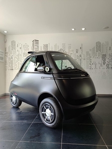 Microlino Competizione 10.5 kWh 100% ELEKTRISCH UNIEK EYECATCHER ZONNEDAK 177KM WLTP PREMIUM INTERIOR PACK