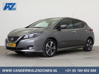 Nissan Leaf N-Connecta 40 kWh 150pk ECC NAVI LMV ZWART.STOF D.GLAS PDC