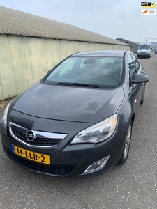 Opel Astra 1.6 Cosmo