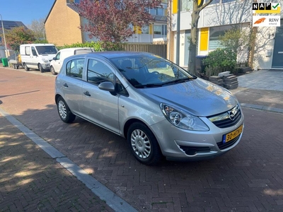 Opel Corsa Tweede eigenaar/ 75.000 NAP / 5 deurs / leuke auto