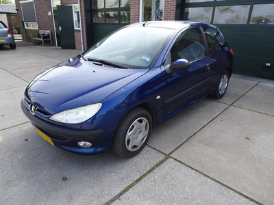 Peugeot 206 1.6 XT