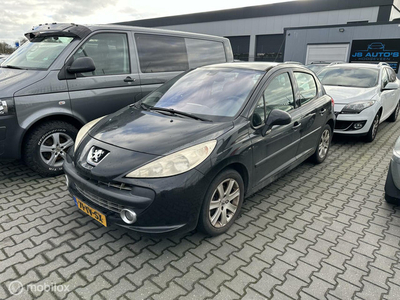 Peugeot 207 1.6-16V XT