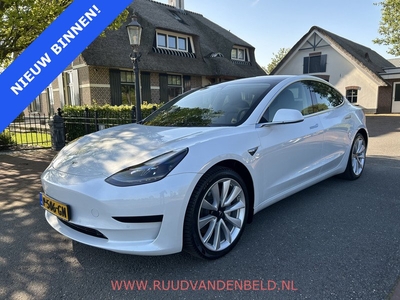 Tesla Model 3 SR+ 60kWh 19''SPORT // AUTOPILOT