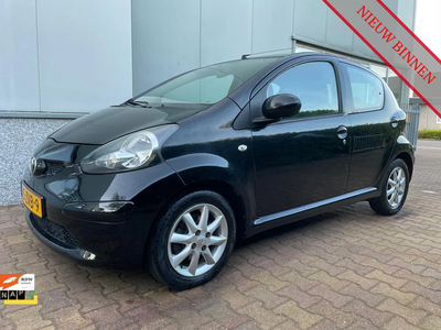 Toyota Aygo 1.0-12V VERKOCHT! ( Airco + Stuurbekr + 5 Drs +Elekt pakket )