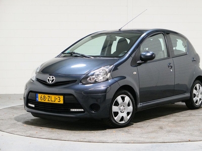 Toyota Aygo 1.0 VVT-i Aspiration AUTOMAAT 5Drs. NL, Dealer oh. Boekjes, AIRCO .. Stuurbekrachtiging, Airco, Electr ramen, Centr vergr. enz. ..