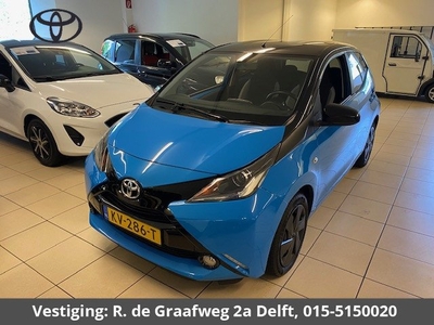 Toyota Aygo 1.0 VVT-i X-Play Bi-Tone | Airco | Parkeerhulpcamera |