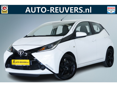 Toyota Aygo 1.0 VVT-i x-play / Navigatie / Camera / Clima / Bluetooth