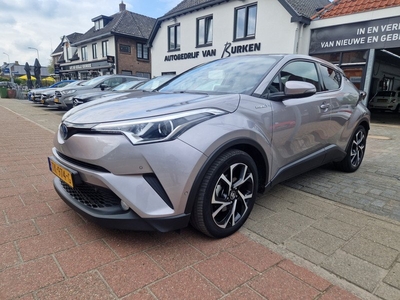 Toyota C-HR 1.8 Hybrid Style, Navigatie,Apple Carplay,Trekhaak,Private glass