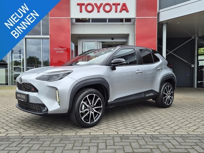 Toyota Yaris Cross Hybrid 130 GR Sport NIEUW DIRECT LEVERBAAR KEYLESS NAVI 18''LICHTMETAAL BLIND SPOT STOELVERWARMING