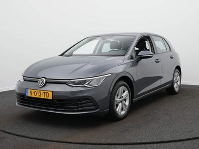 Volkswagen Golf 1.0 eTSI Life Navi / Clima / Adaptieve Cruise / DSG