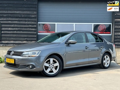 Volkswagen Jetta 1.2 TSI Comfortline Clima Cruise APK