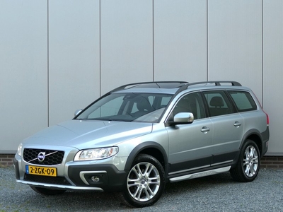 Volvo XC70 T5 FWD AUT Nordic+ Schuifdak / Standkachel / Leer / Trekhaak