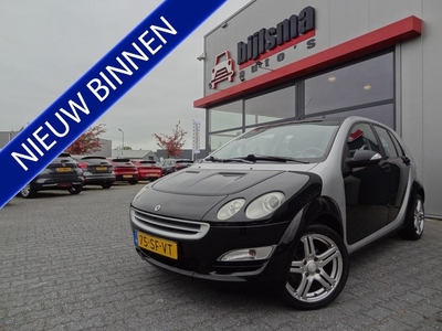 Smart Forfour 1.1 pure NL-auto lmv two tone lage km.stand