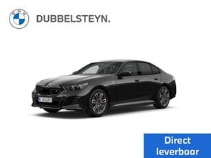 BMW i5 M60 xDrive 84 kWh | M Sportpakket Pro | Innovation Pack | Travel Pack | Comfort Pack | Extra getint glas in achterportierruiten en achterruit | Trekhaak met elektrisch wegklapbare kogel